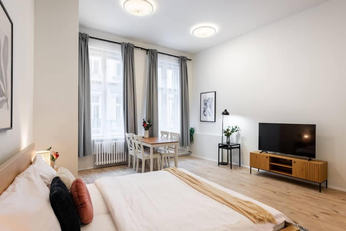 Apartment Elegant Spacious Old Town *