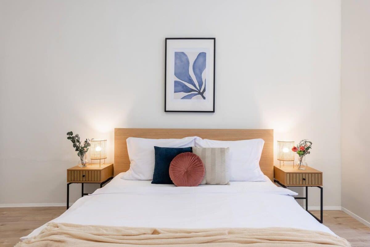 Elegant Spacious Old Town